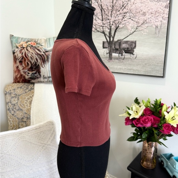 American Eagle Outfitters Pink Crop T-Shirt Fitted - Picture 4 of 6